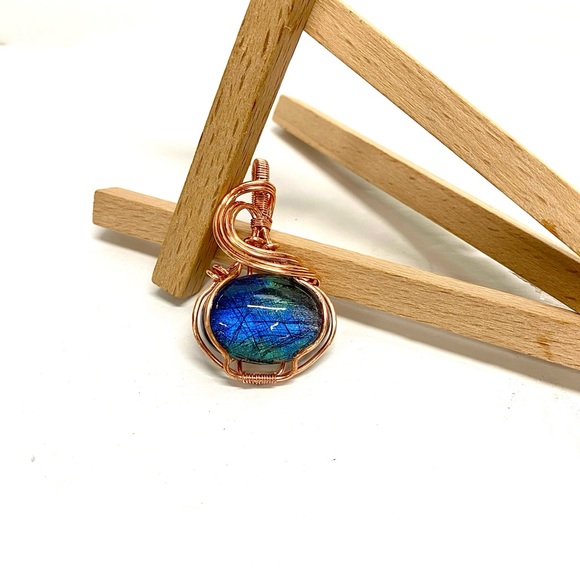 HANDMADE Faux Labradorite Resin Art Hand Wrapped Bare Copper Statement Pendant - Picture 8 of 8